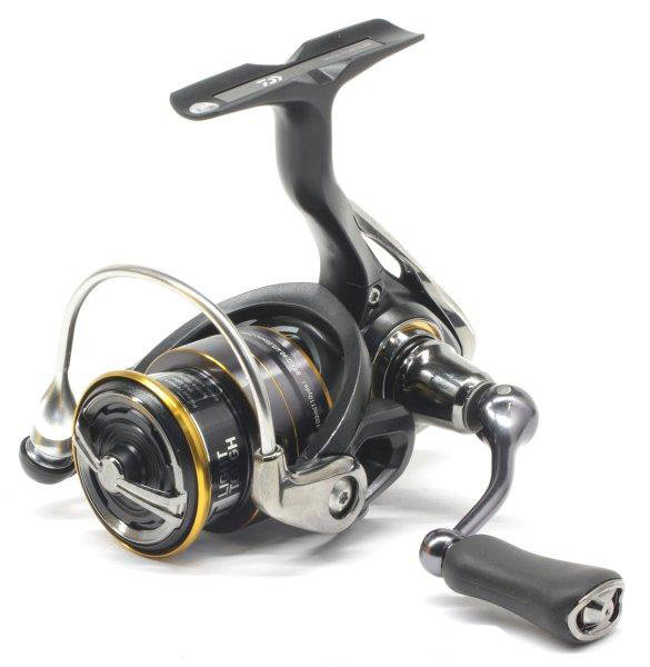 Катушка безынерционная Daiwa 20 Legalis LT 4000-CP , 